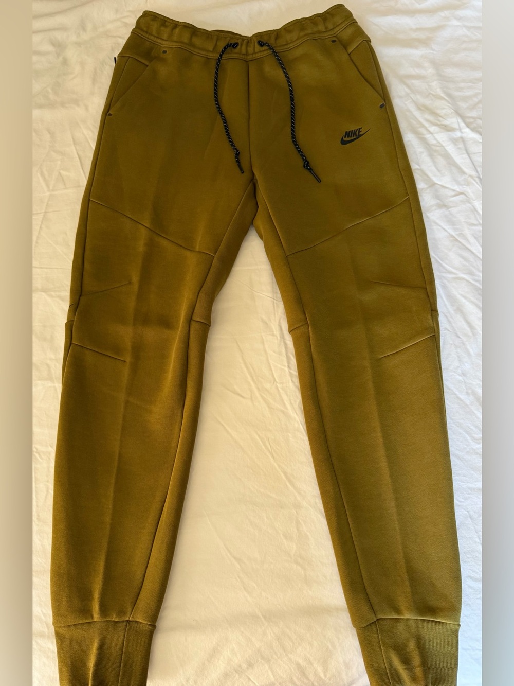 Nike Sportswear Tech Fleece Jogger Olive Green Pants HV0959-368 Men’s Sz: Medium